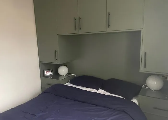 2-bed House Sleeps 4 Wifi Dublin